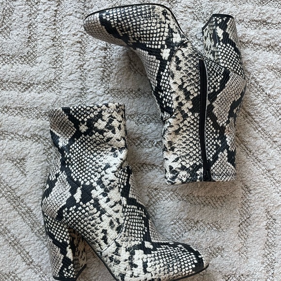 ALDO Snake Skin Ankle Boots - Picture 3 of 5